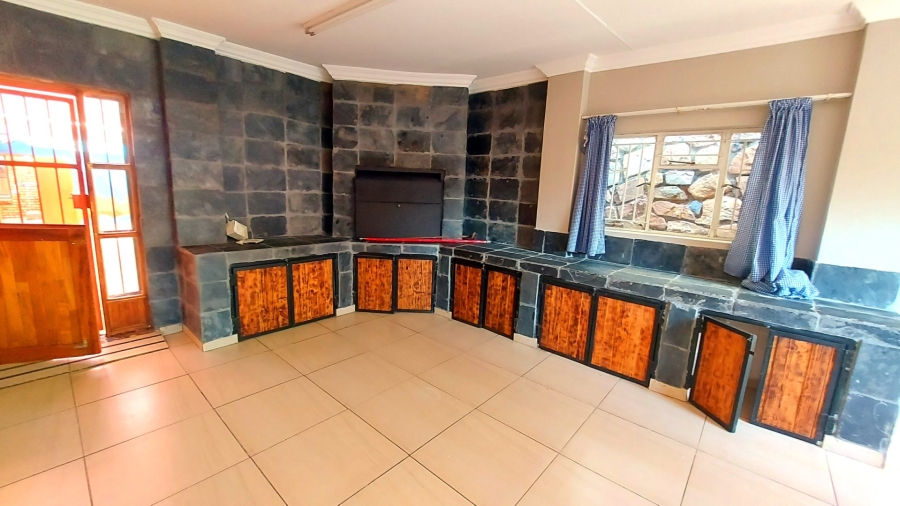 6 Bedroom Property for Sale in Ifafi North West